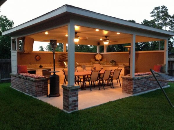 Reasons Why You Should Have an Outdoor Kitchen