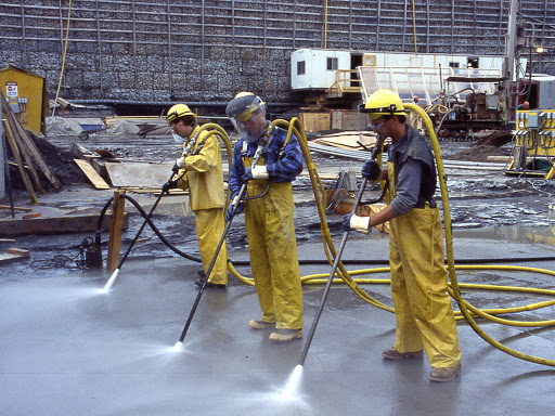 Benefits of hiring an industrial cleaning service